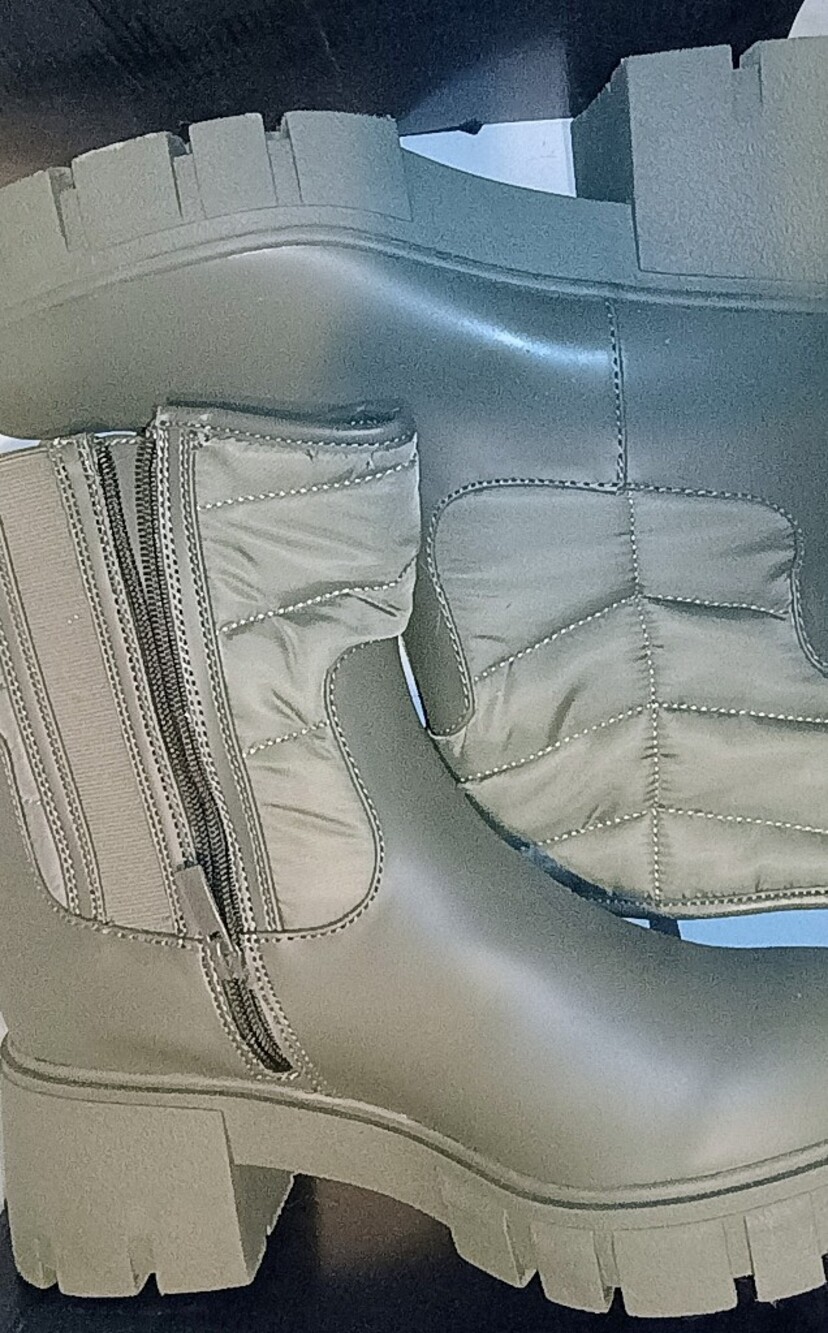 Olive Green Quilted Women's Chunky Booties Sz 9.5WW